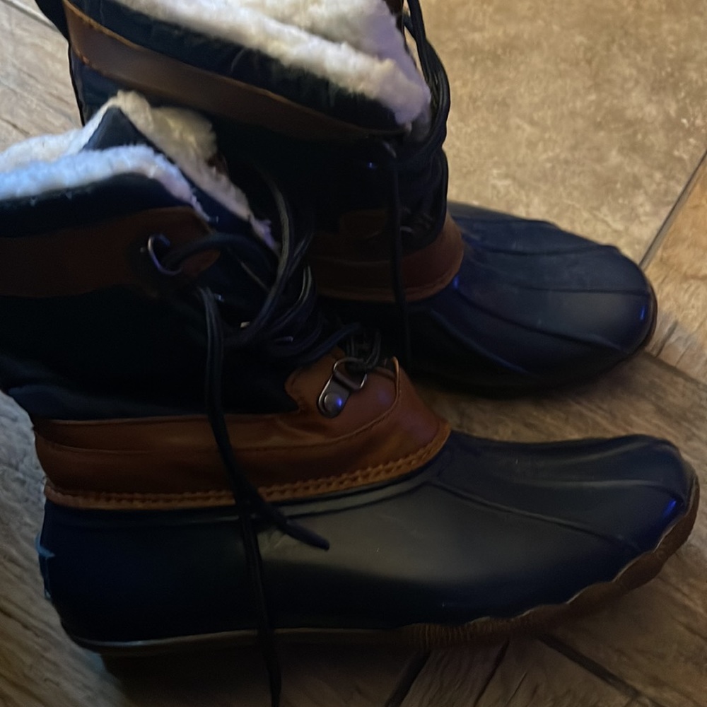 Boots - Picture 3 of 4